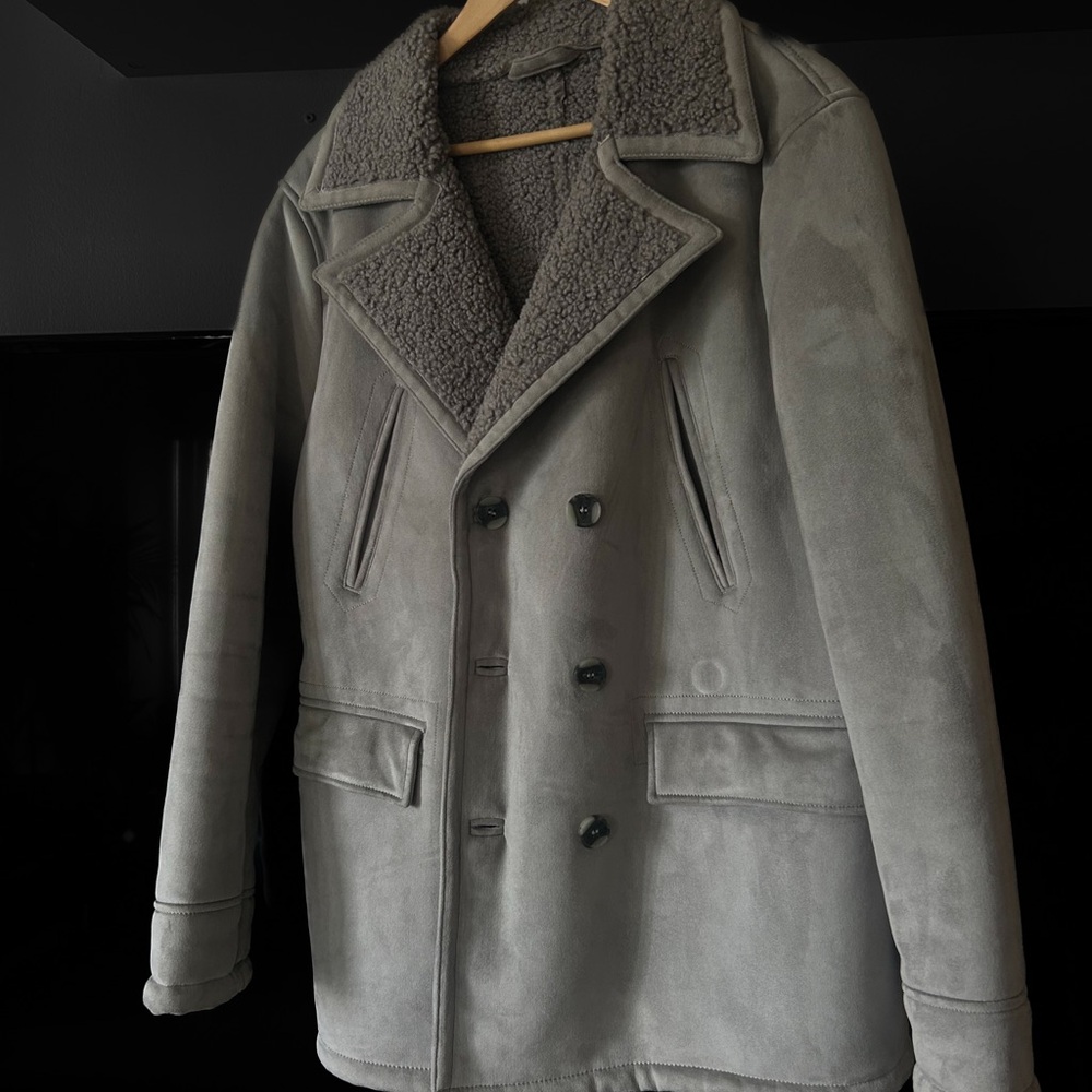 Zara Men's Sherpa Gray Peacoat